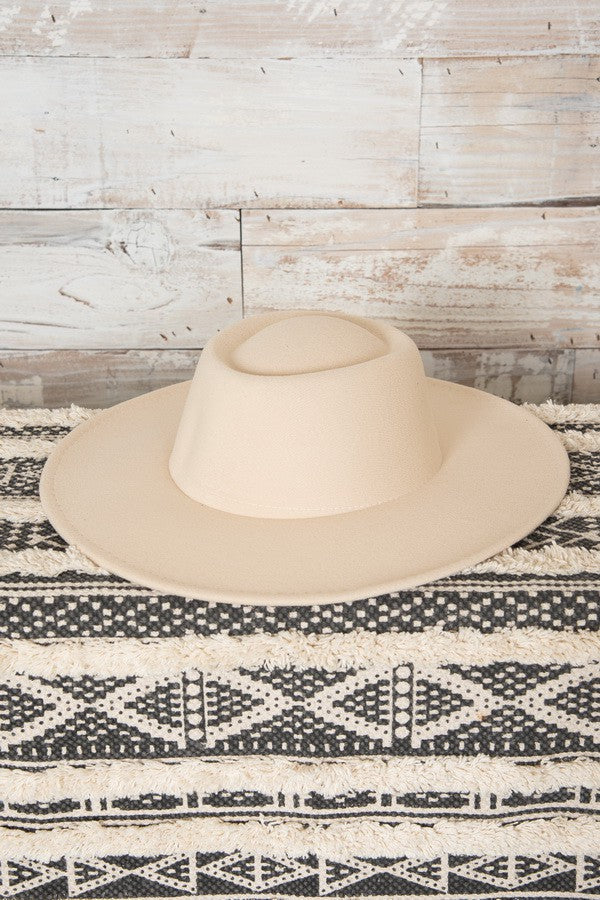 A VINTAGE CLASSIC BOATER HAT - Image 3